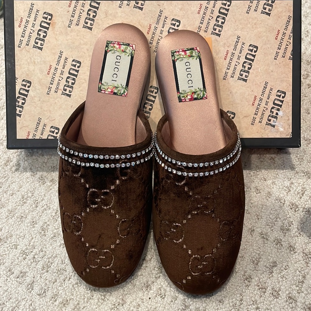 Gucci velvet flat